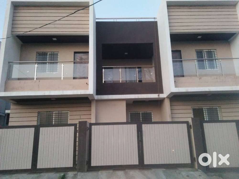 Luxorious row houses