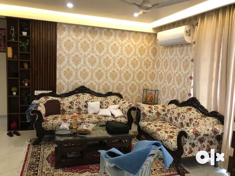 3 bhk luxurious furnished flat