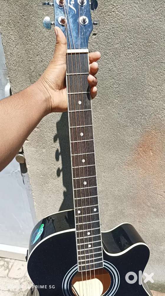 Guitar for sell 7 months old