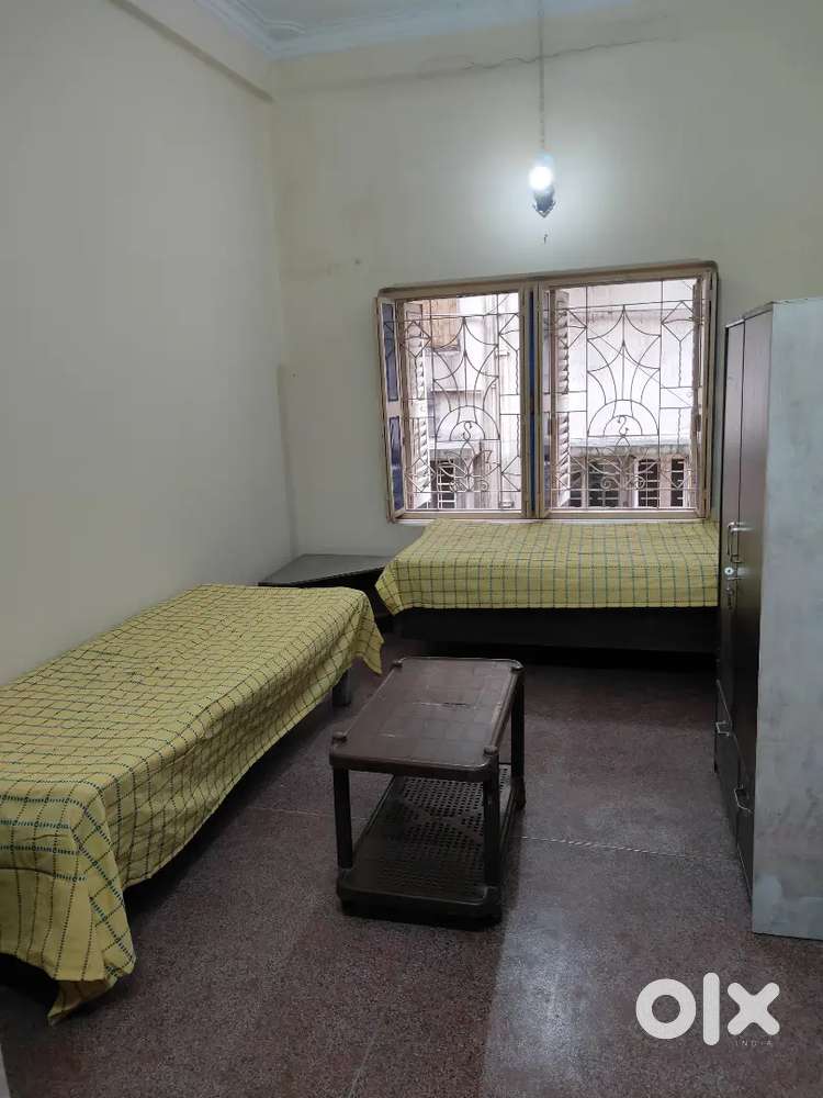 Decent PG rooms available in New Alipore
