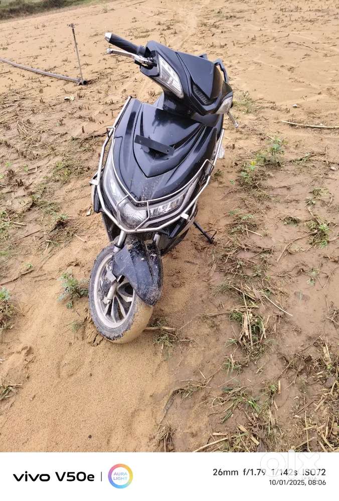 Electric scooty
