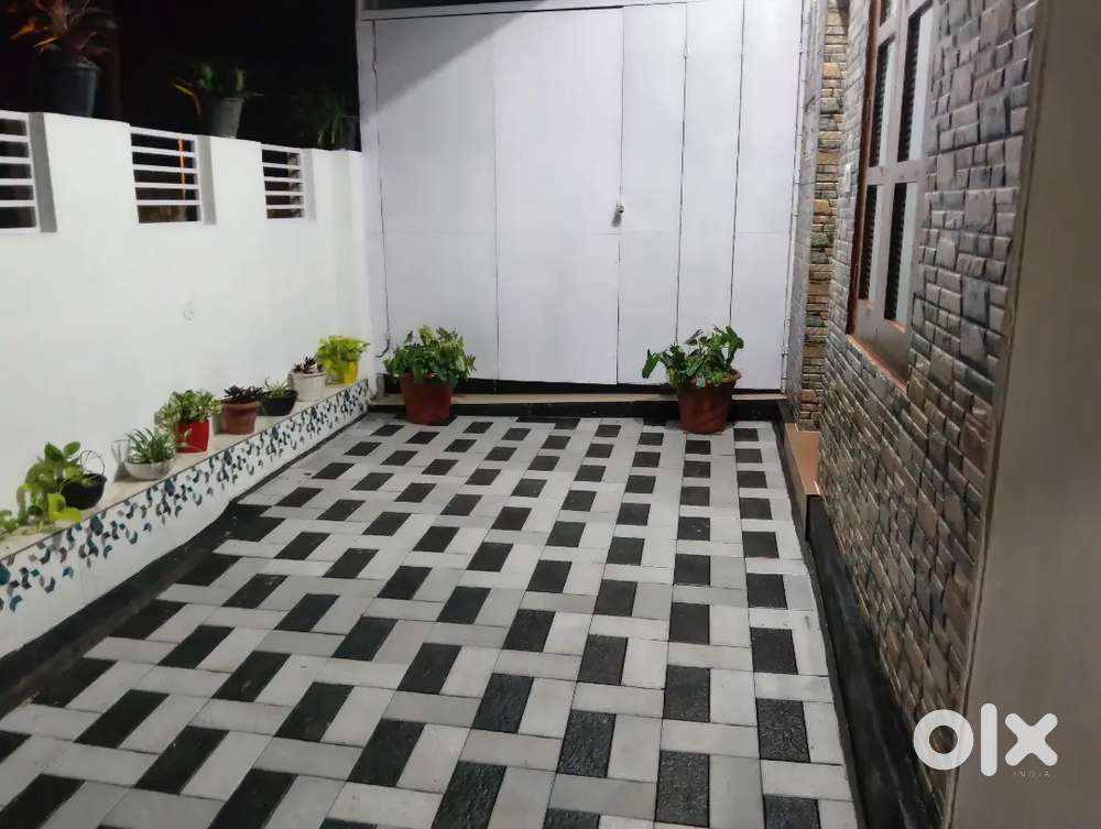 Room with attached bathroom for rent