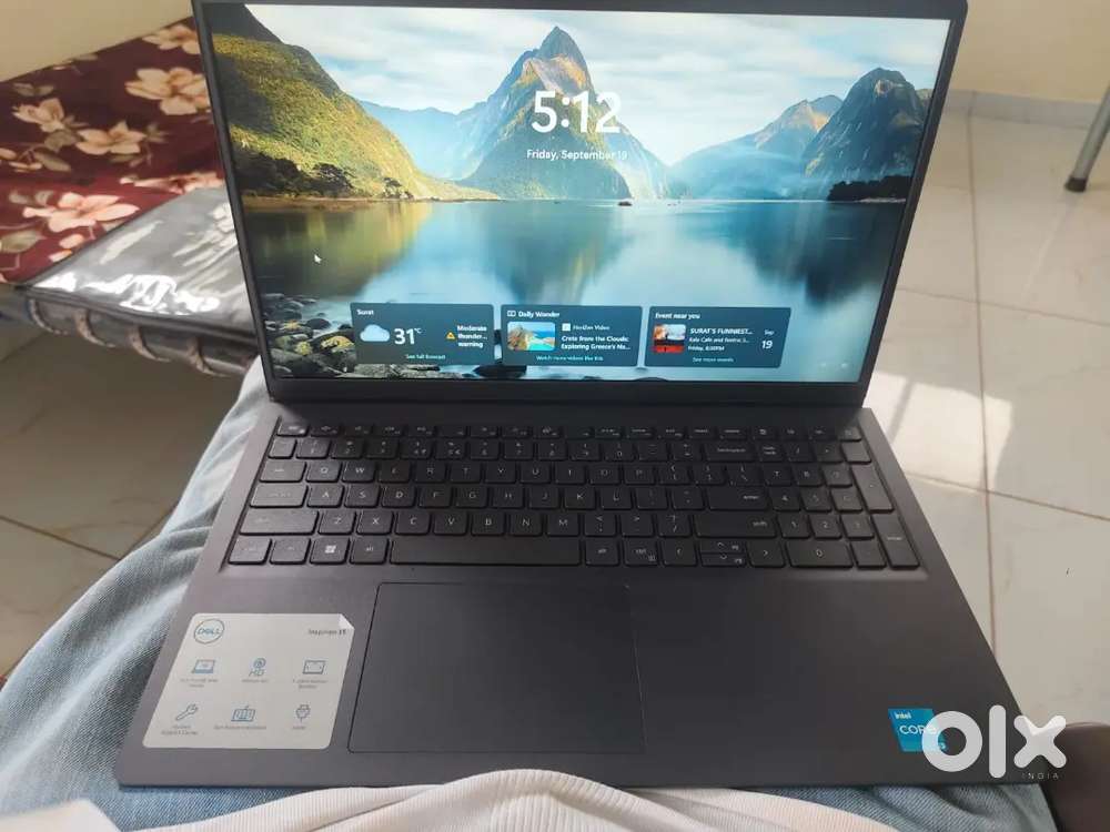 Dell laptop non use tip top condition i 3 processar 12 th generation