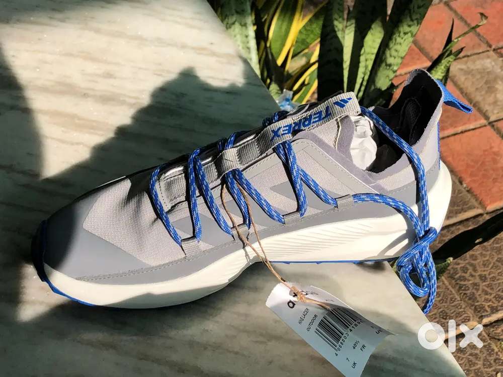 ADDIDAS HIKE LACER (size 7)