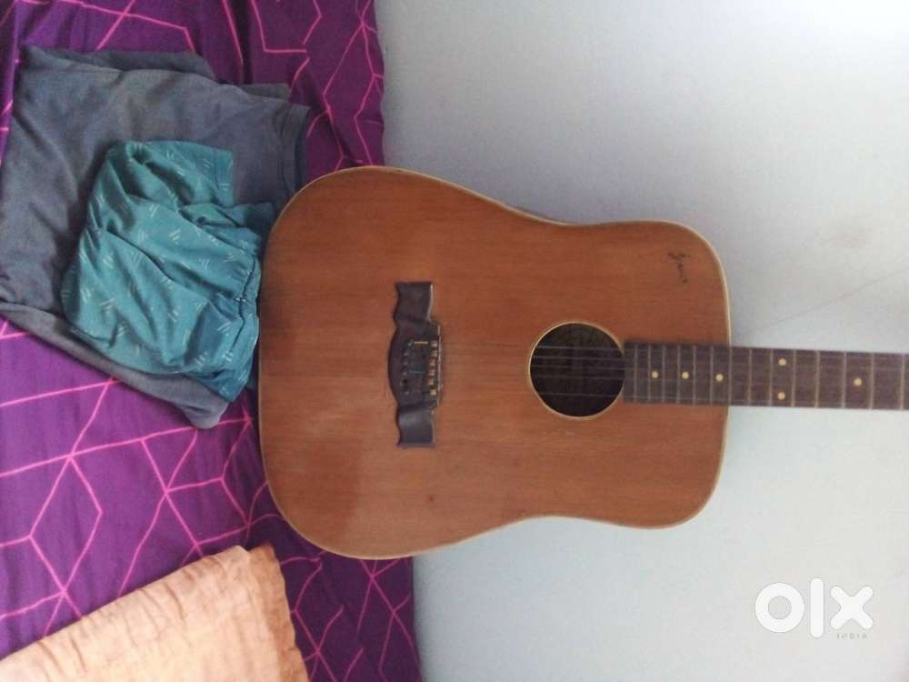 Jumbo guitar for sell