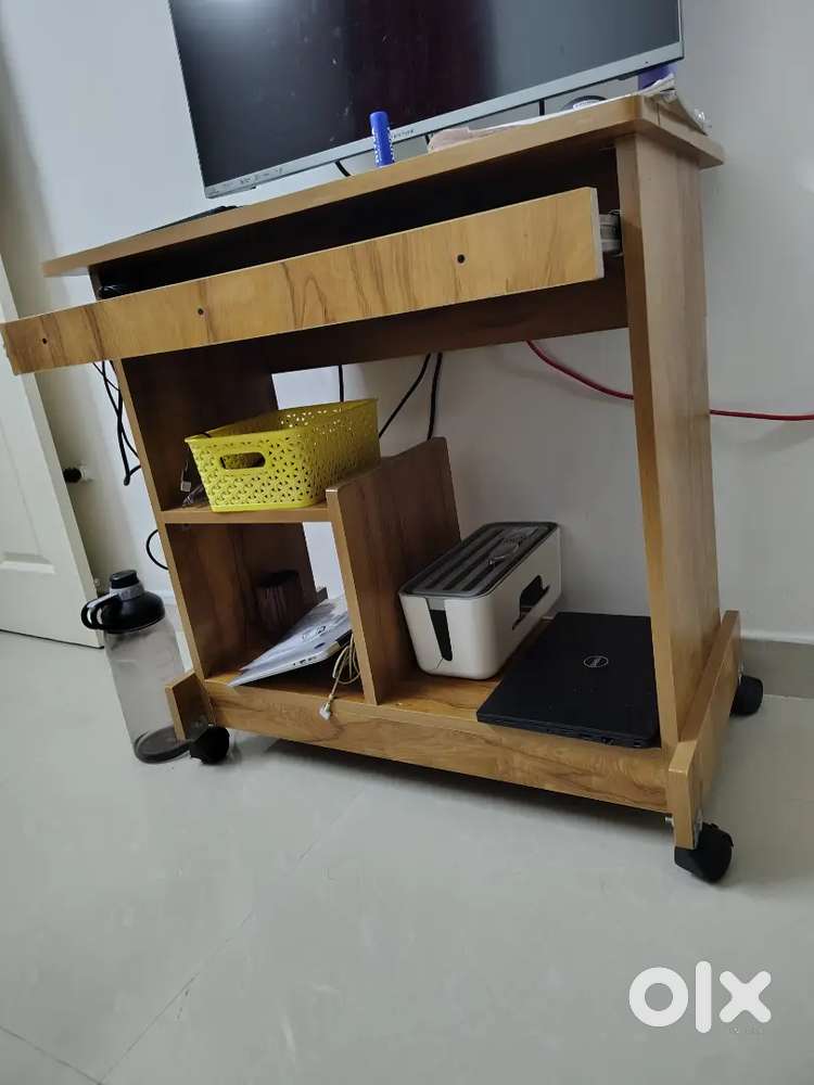 Plywood Computer Table