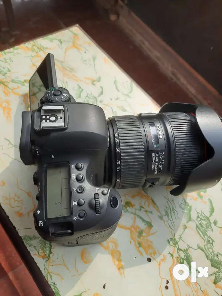 New digital Canon 6 D - Mark -2 - Camera