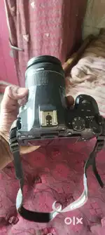 Canon 200 D Mark 2 Camera full 4k recording me Hai Display touch hai
