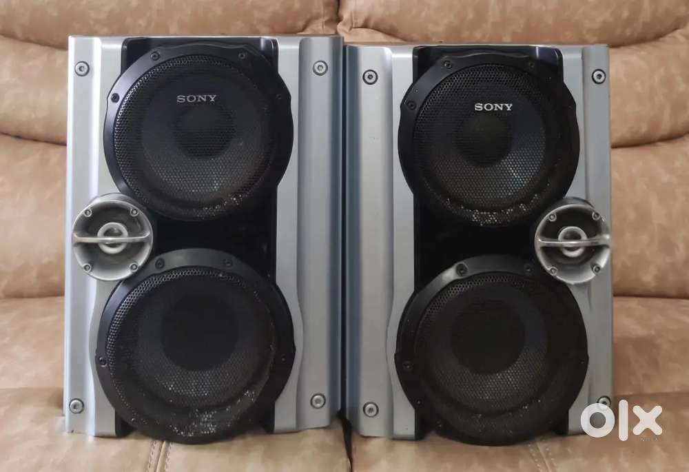 SONY TWIN WOOFER SPEAKERS