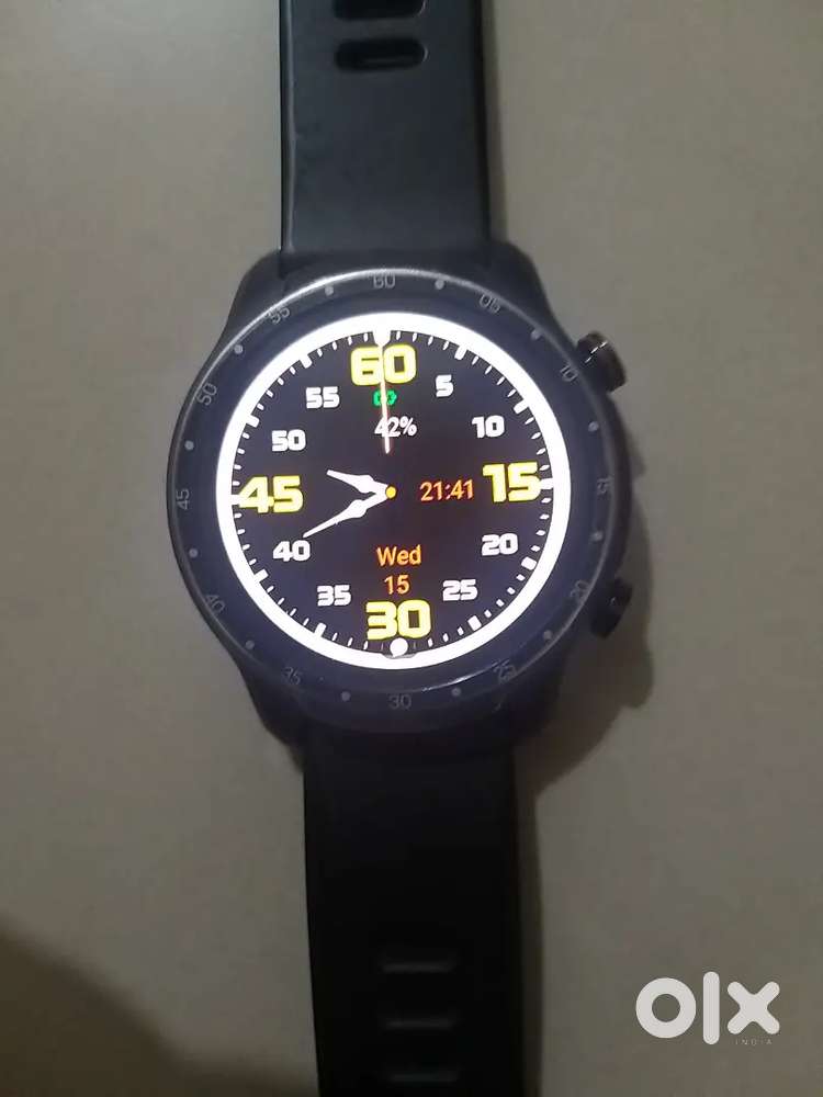 Noise Voyage Smartwatch