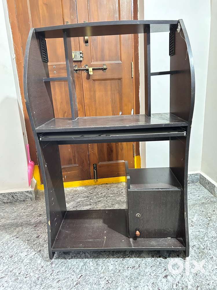 Computer table for work station