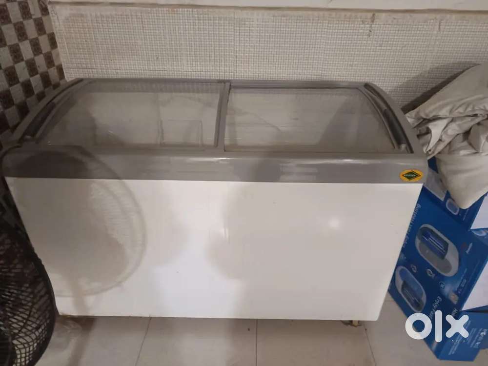 Display deep fridge, cold drink fridge