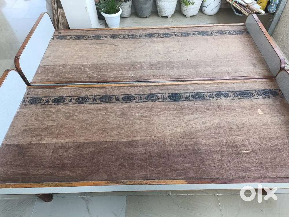 2 single bed in good condition