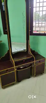 Dressing table