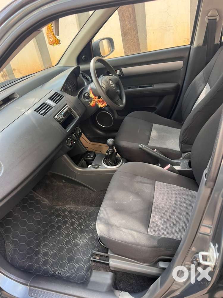 Maruti Suzuki Swift 2009 Petrol 103000 Km Driven