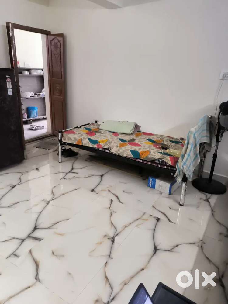 Furnished house for working professionals