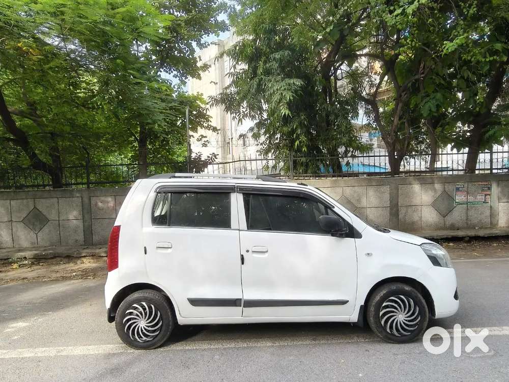 Wagon r LXI Company Green CNG