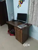 Computer table