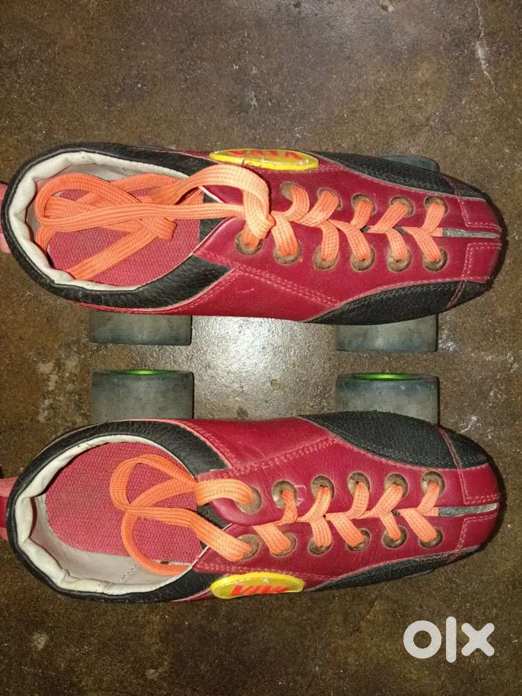 Skating shoes with RINK wheels (VIVA BRAND) for 10-14 years