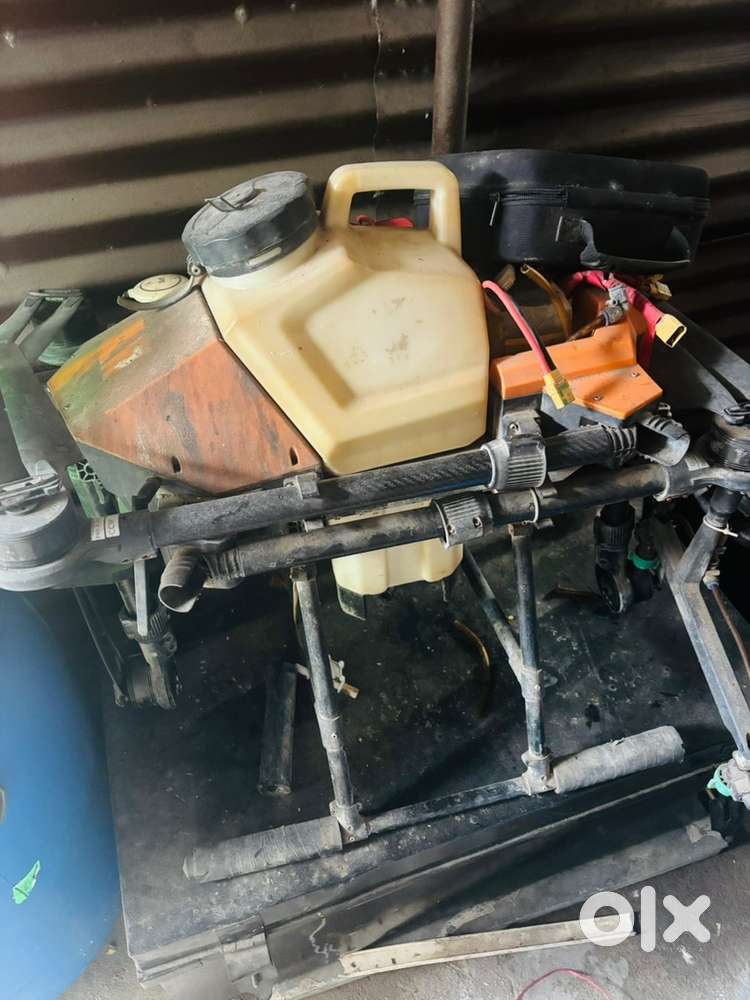 agricultural drone for spraying fertilzers and pestisides