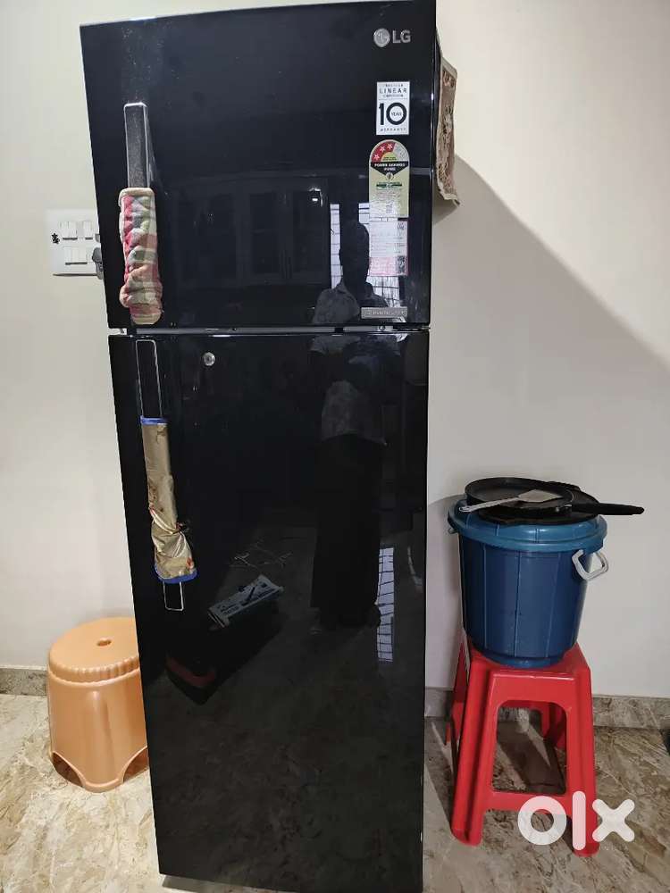 LG refrigerator 2021 model in good working condition