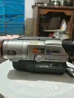 Sony handycam ccd-TRV208E PAL HI8 Digital Camcorder