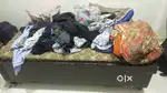 Bahut saare kapde poorane pade h