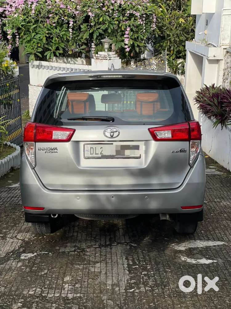 INNOVA CRYSTA 2017 MODEL SINGLE OWNER (AUTOMATIC)