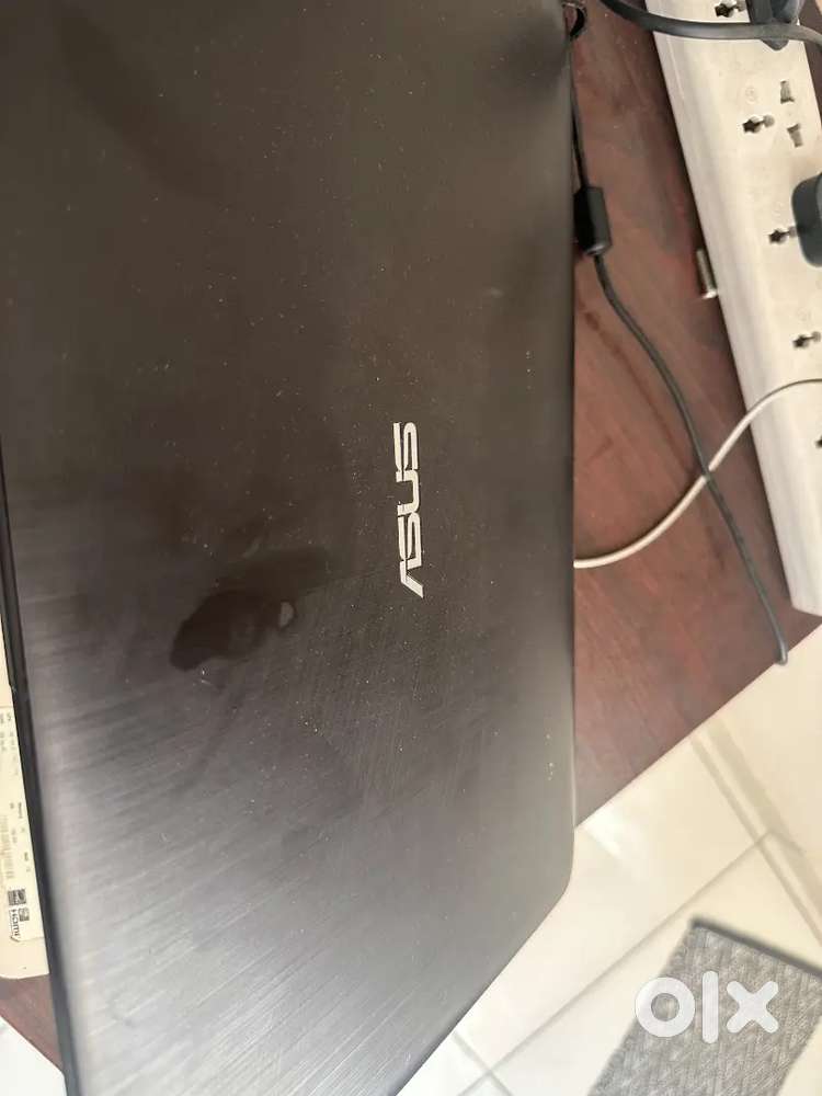 Windows laptop i3 500gb 8 gb