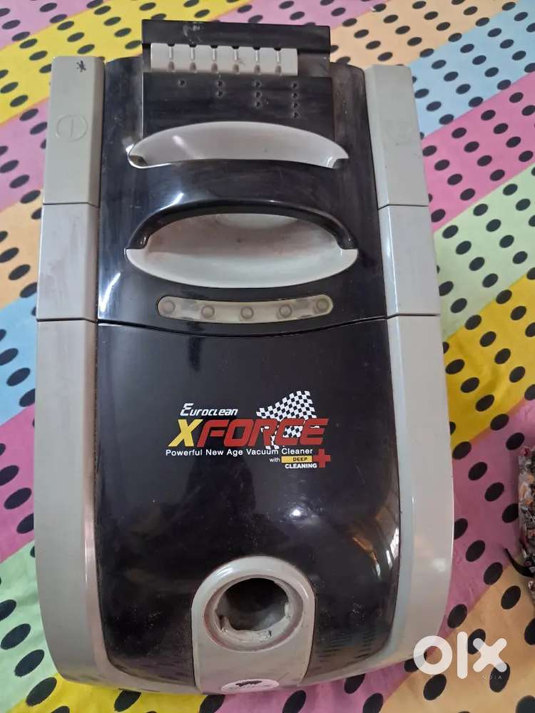 Vacuum Cleaner with Deep Cleaning