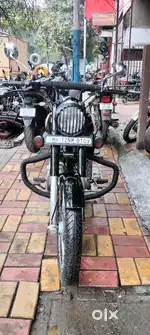 A Royal Enfield Classic 350 dish brack Bike is good condition