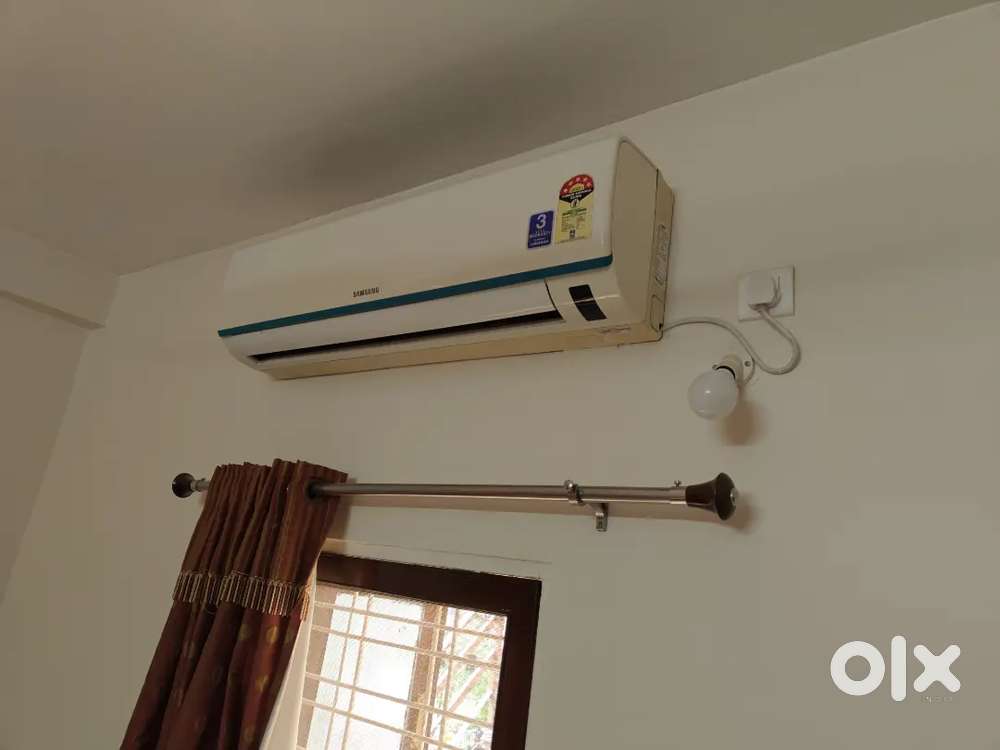 Selling of 1.5 T Samsung Split AC with 5 star rating