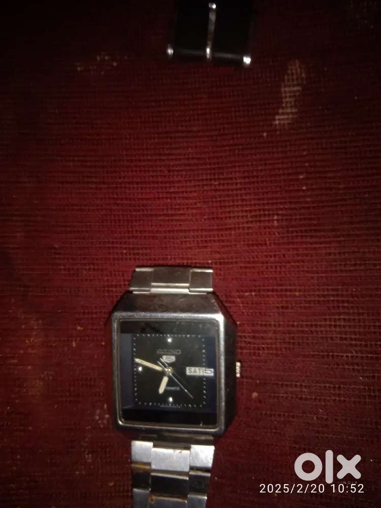 Seiko 5 automatic watch with time and date antique exc working