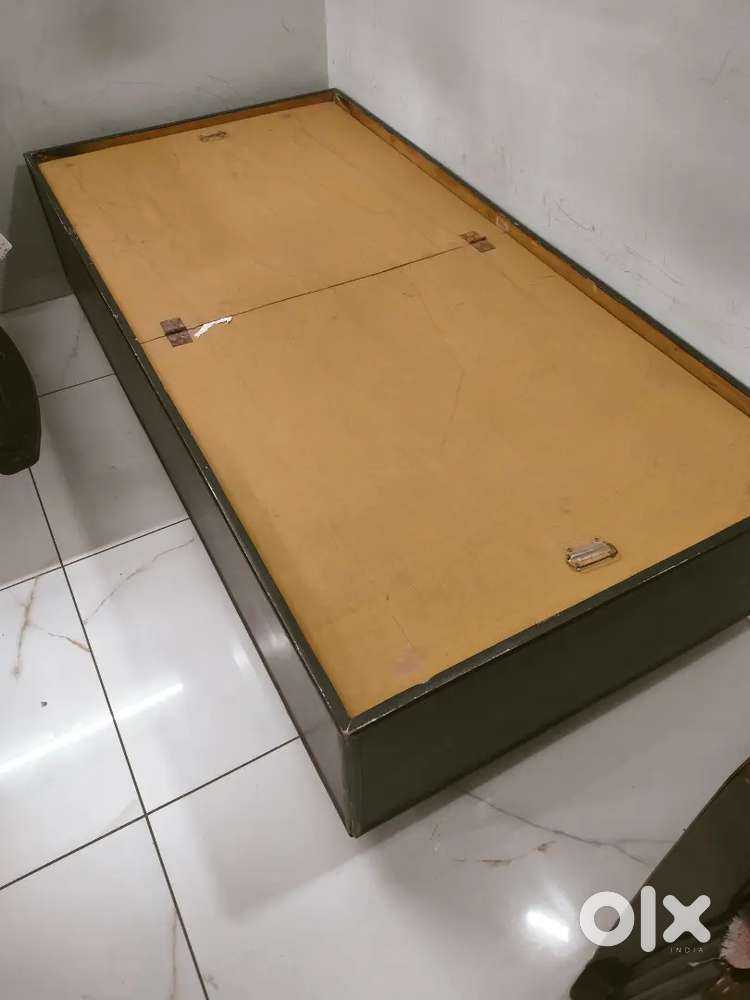 Single bed with storage