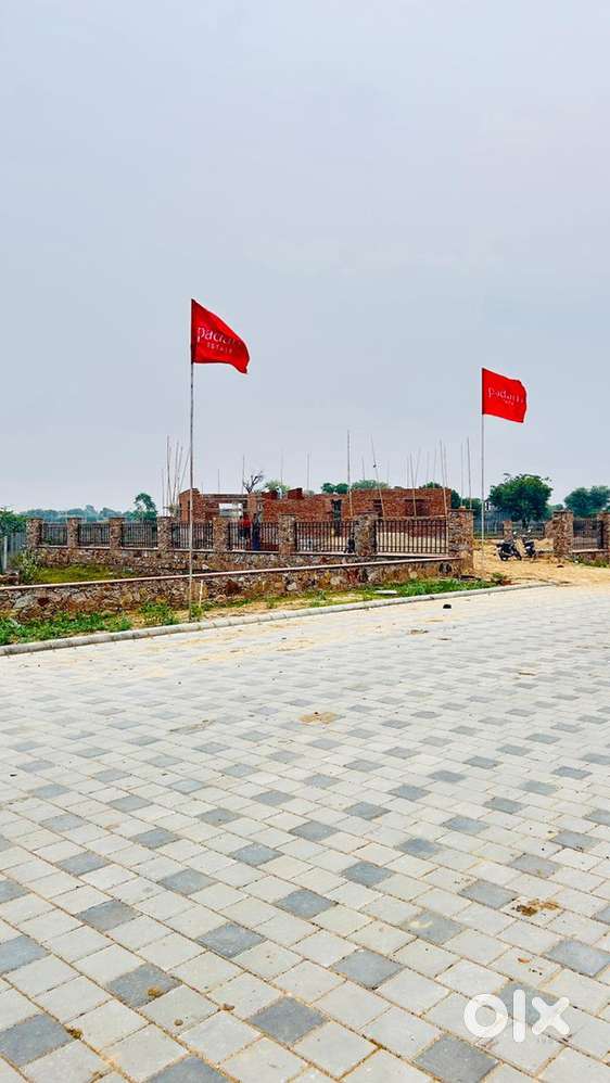 Man 200 feet road par open project