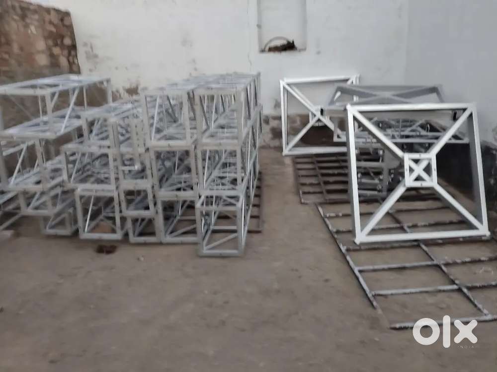 LED dance floor , trust ,speaker box, flat cash etc banae jaate Hain