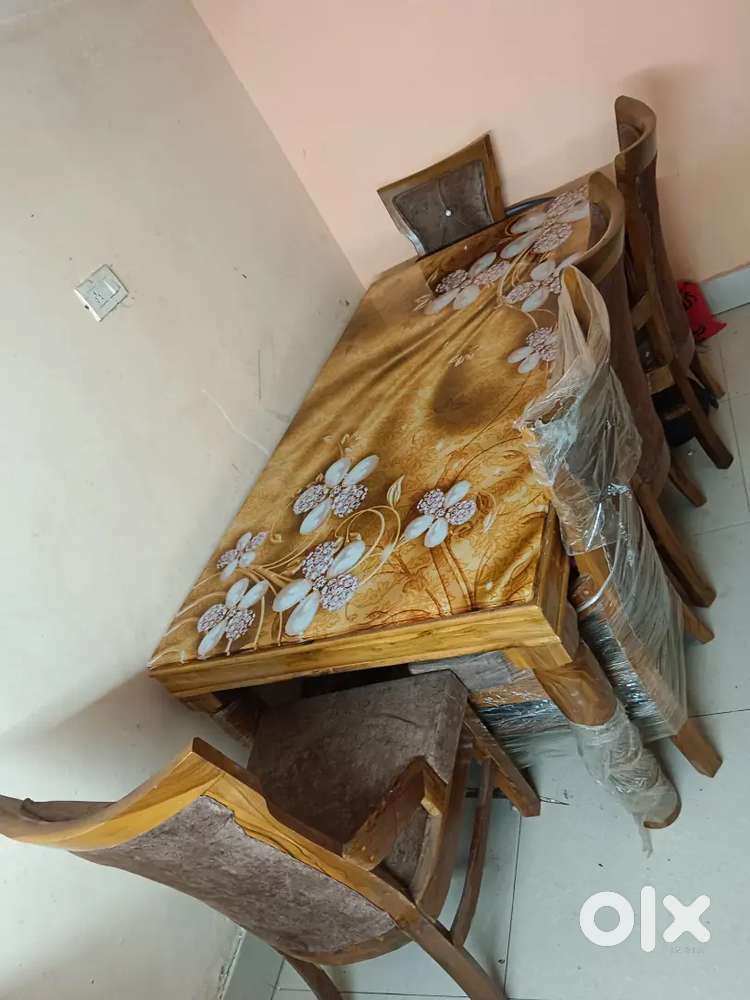 Dining Tebale 6 seats brand New