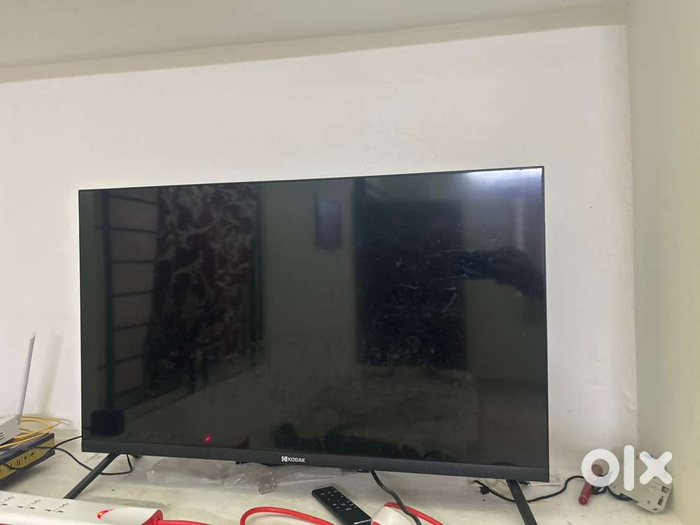 Kodak 32 inch TV 1 year old