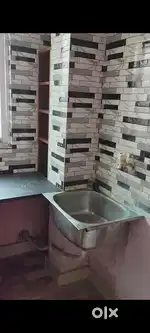 একটা কিচেন আর একটা বাথরুম আর একটা রুম সেকেন্ড ফ্লোর আর ভাড়া ৬ ০০০ আর