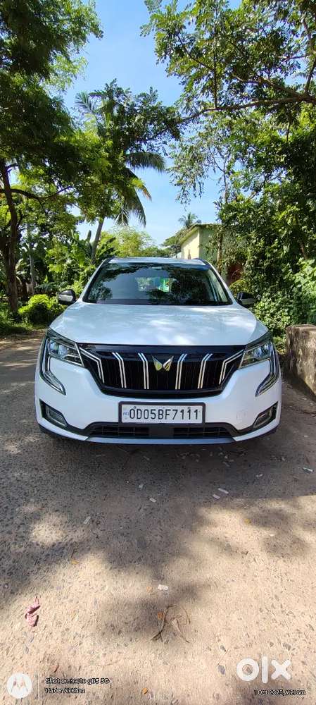Mahindra XUV700 2022 Petrol 42099 Km Driven