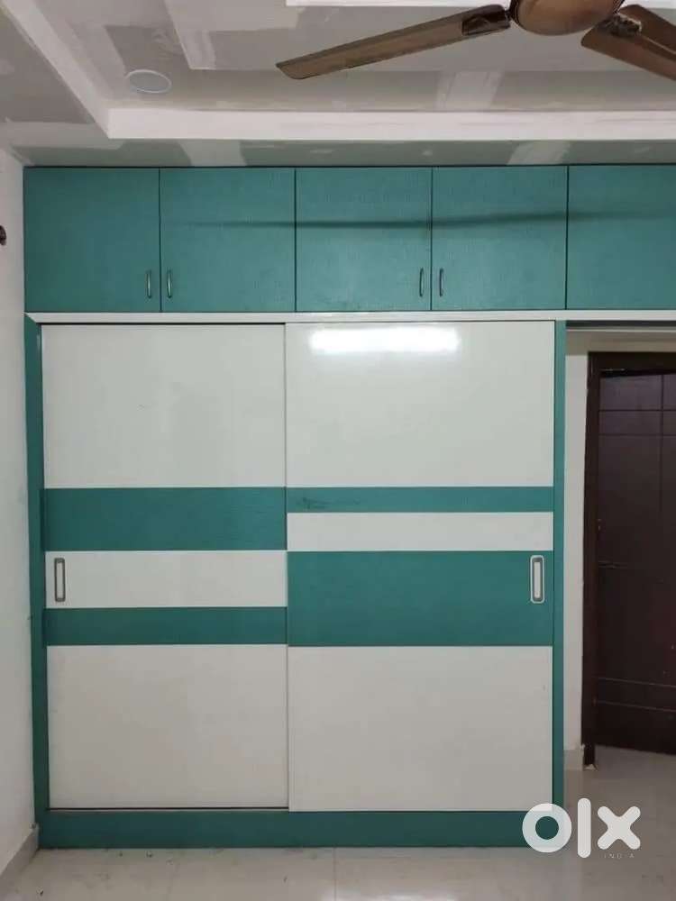 1/3 bhk flats in wooden furniture work only labour se