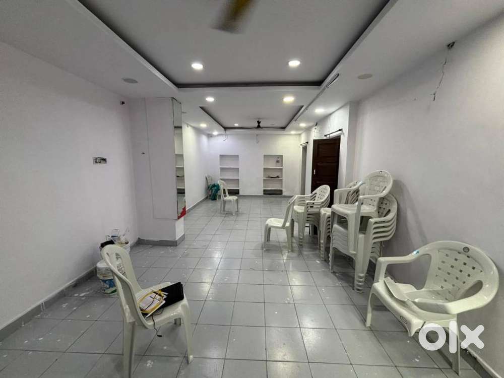 450 sq. ft. Prime Commercial Shop with Restroom & Storage