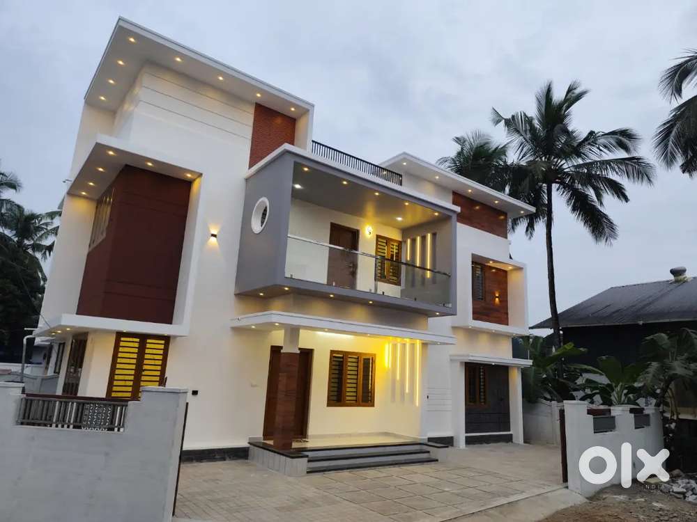 Mannuthy 4bhk 1895 Sqft,5.180cent ,Villa Thrissur