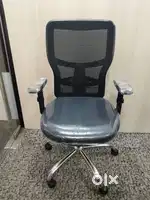 Refurbished chair available in low price and good condition