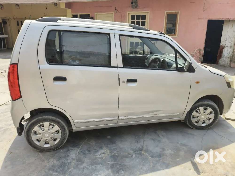 Maruti suzuki wagonr R petrol and cng company fitting