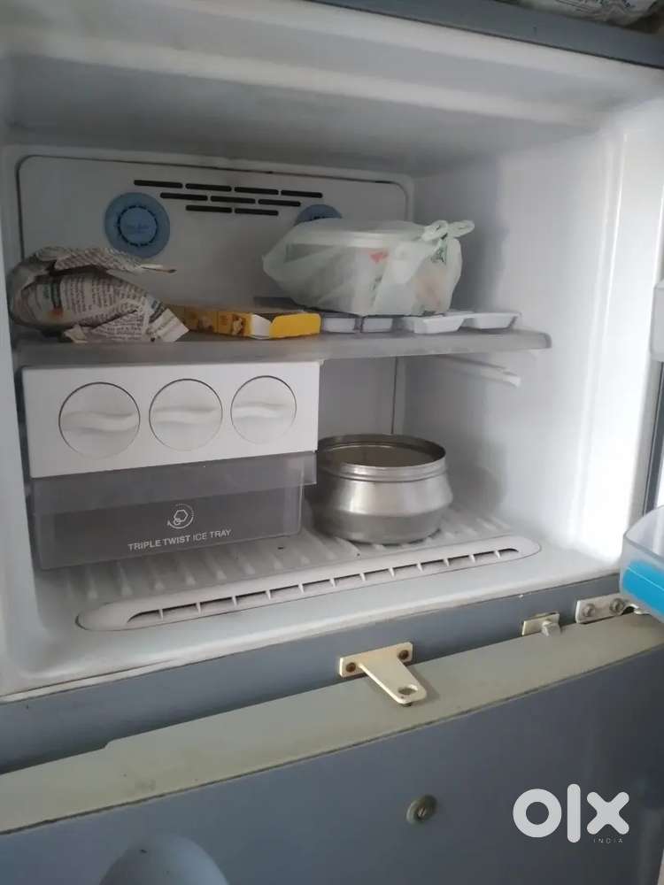 Fridge LG Making