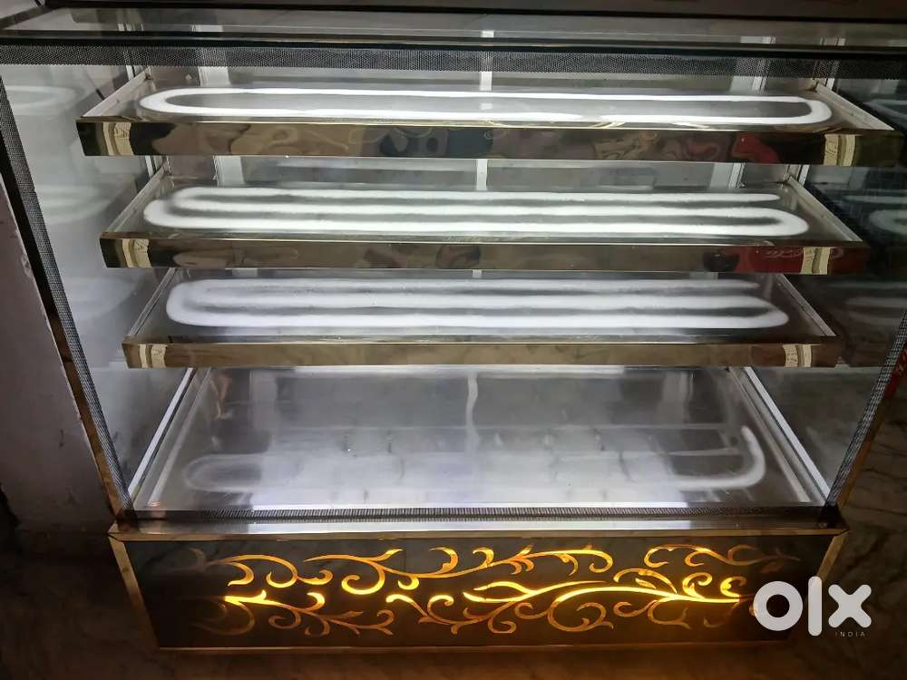 5fitta colling sweet and backery counter