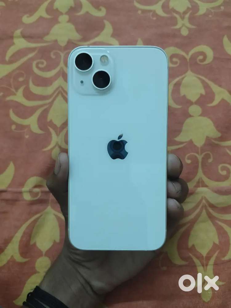 I phone 13 128 GB battery 83