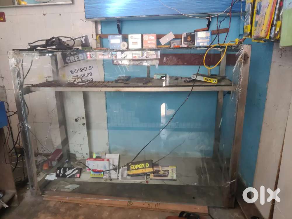 Glass Table showcase