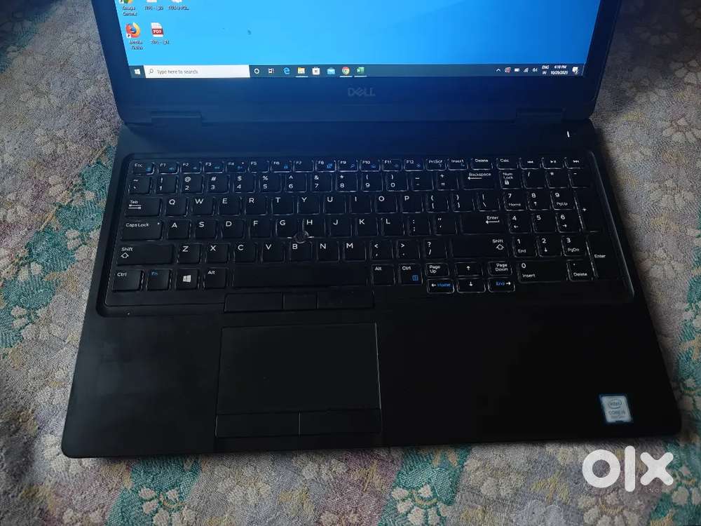 Dell touch laptop excellent condition i5 256gb